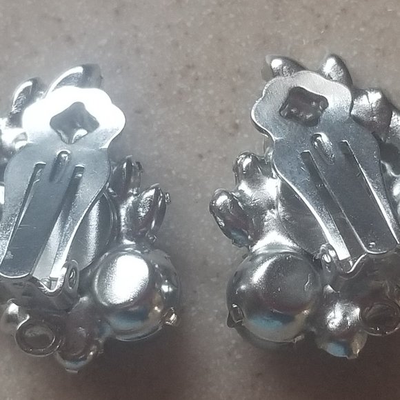 HAUTE COUTURE SIMAN TU BLACK GRAY FLORAL CLUSTER STATEMENT CRYSTAL PEARL EARRING - Picture 12 of 15